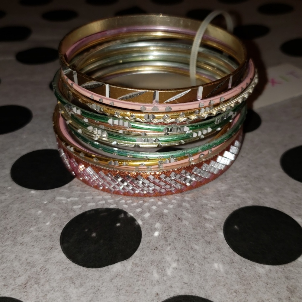 Bracelets - Picture 2 of 2